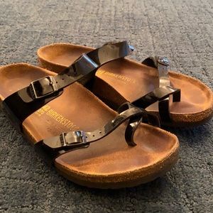 Birkenstock Mayari black patent US 11/ EU 42 in excellent condition